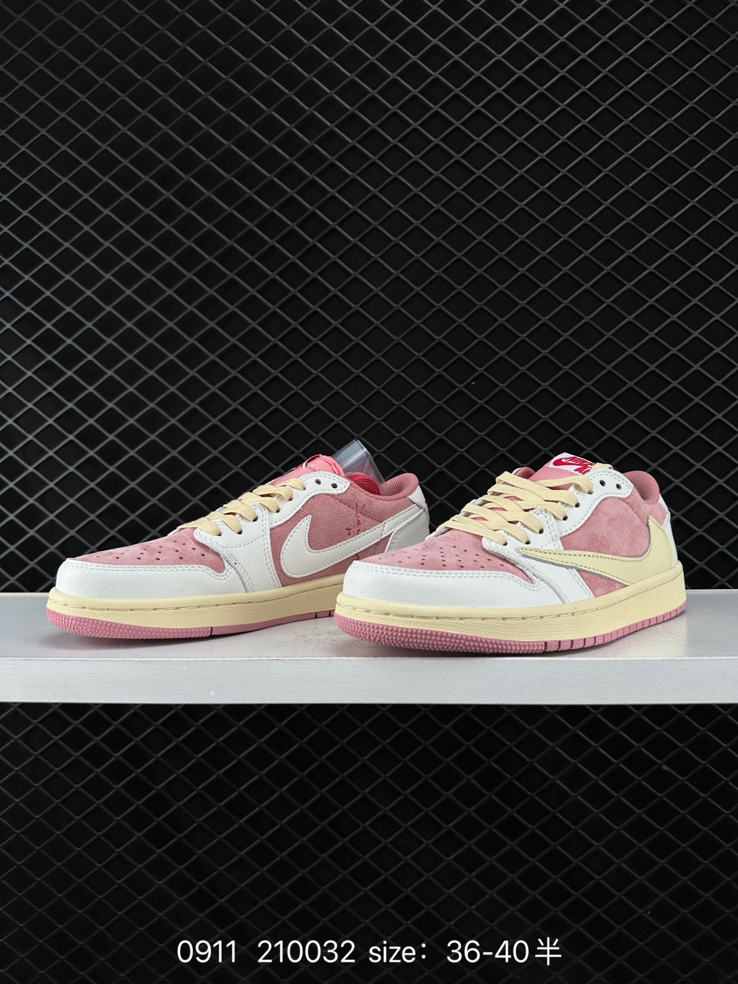 Travis Scott x Air Jordan 1 Low